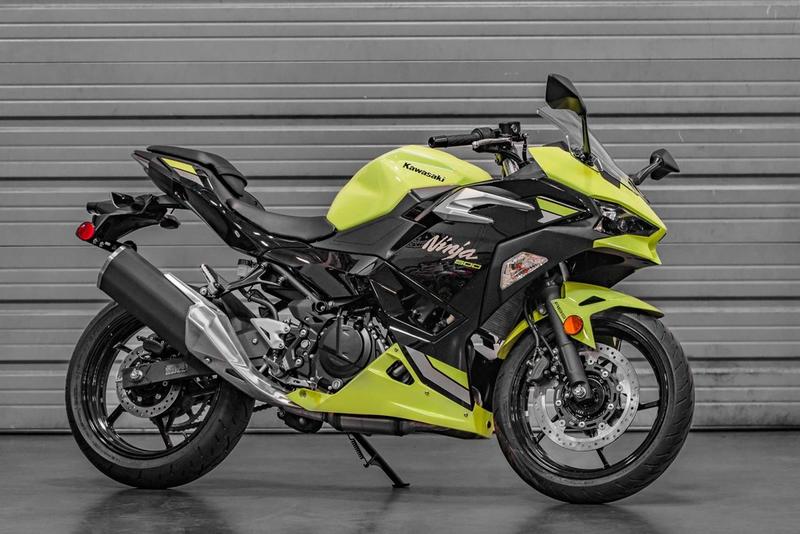 2026 Kawasaki Ninja 500 ABS Metallic Yellowish Green/Ebony