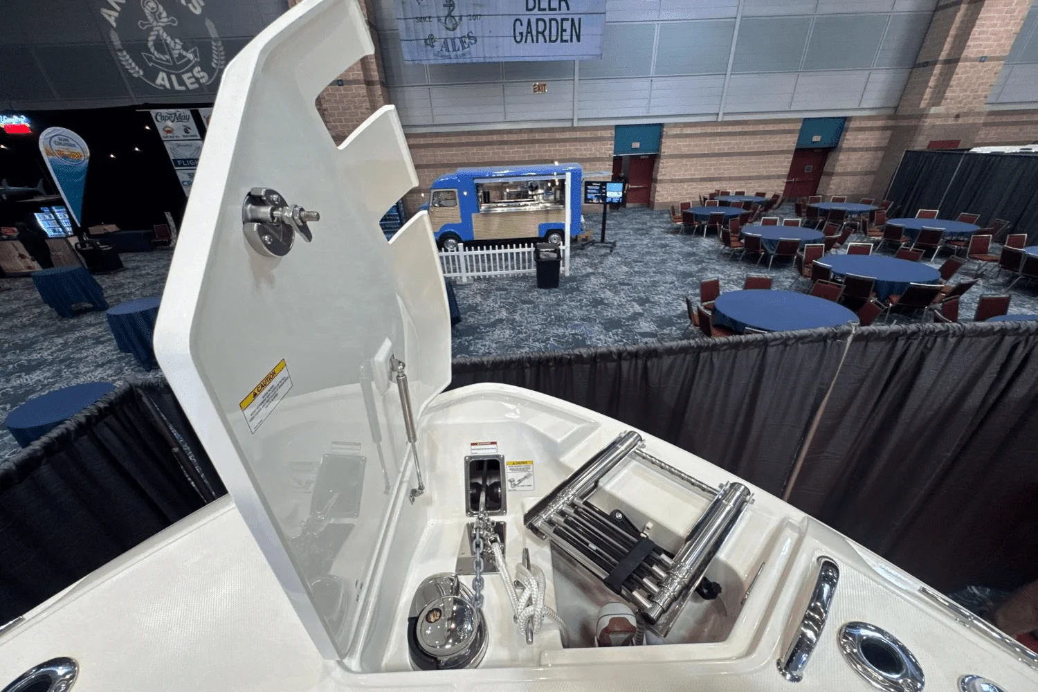 2025 Boston Whaler 330 Vantage