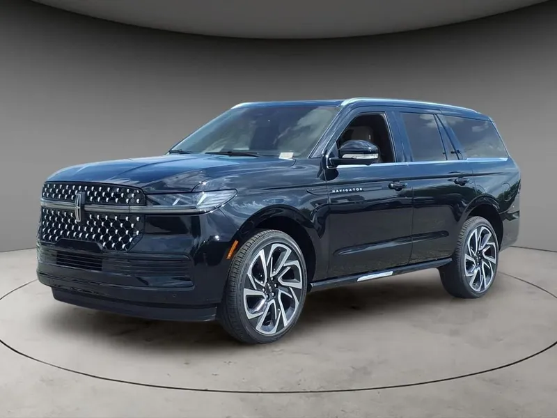 2026 Lincoln Navigator Black Label in Black Metallic — front three-quarter view
