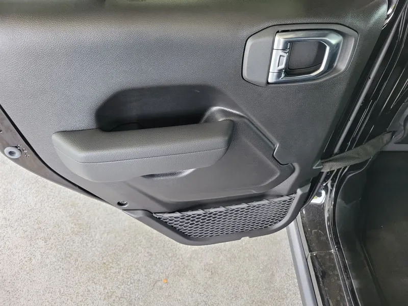2026 Jeep Wrangler — photo 13 view