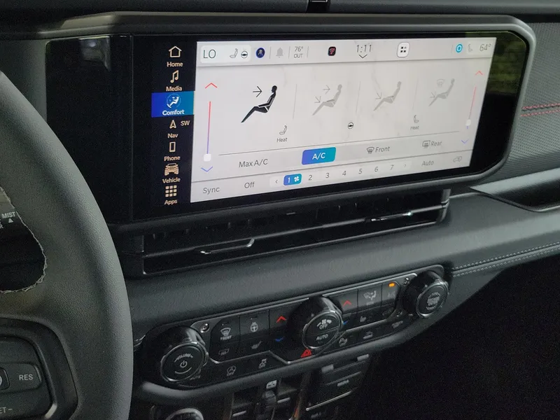 2026 Jeep Wrangler — photo 26 view