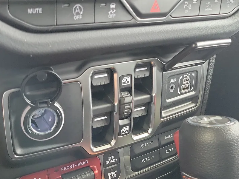 2026 Jeep Wrangler — photo 29 view