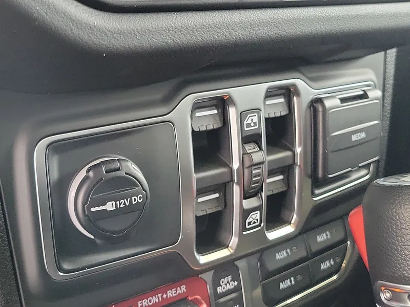 2026 Jeep Wrangler — photo 15 view