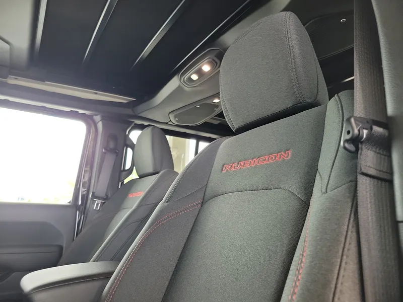 2026 Jeep Wrangler — photo 18 view