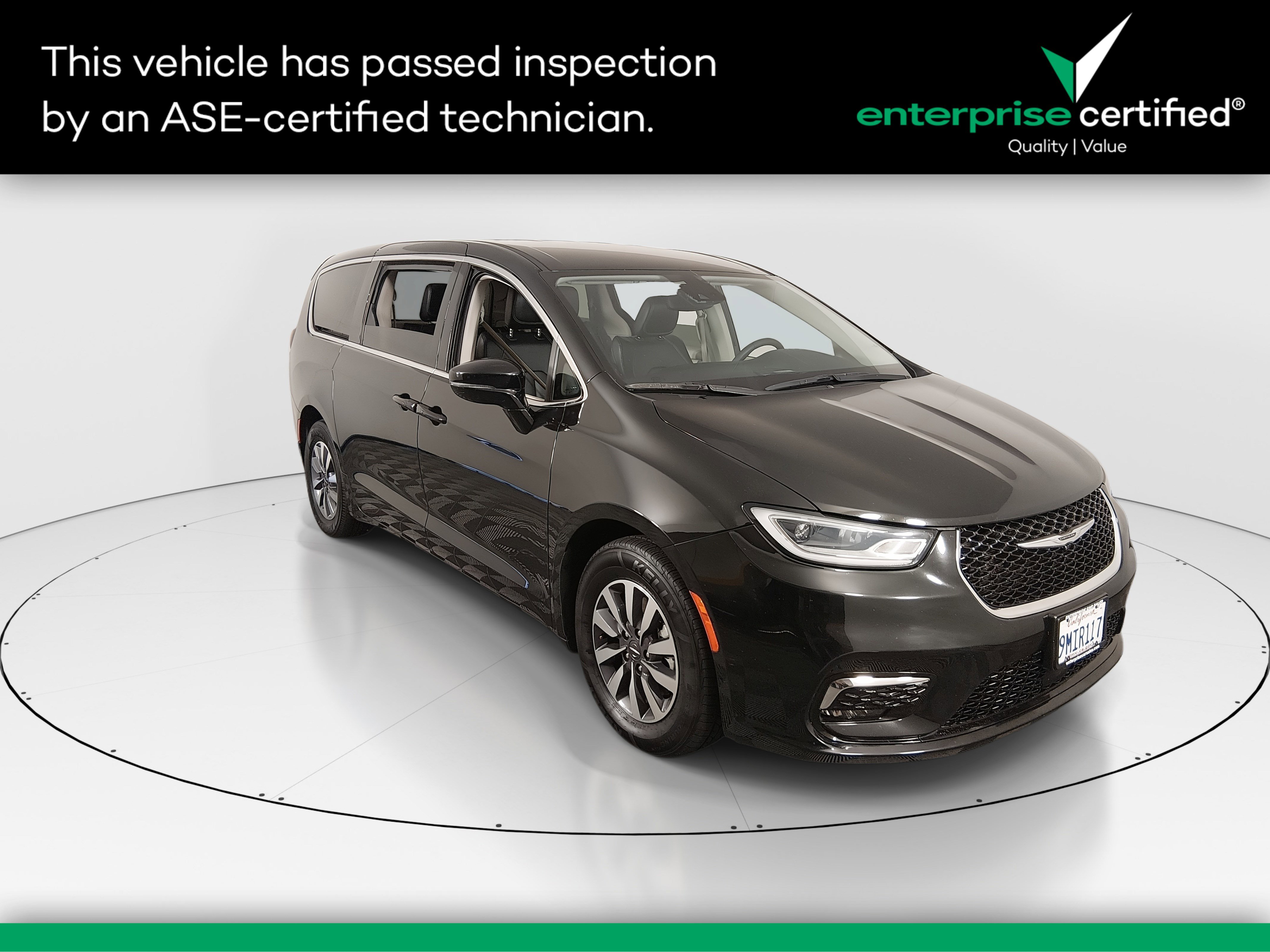 2024 Chrysler Pacifica Hybrid Select FWD — front three-quarter view