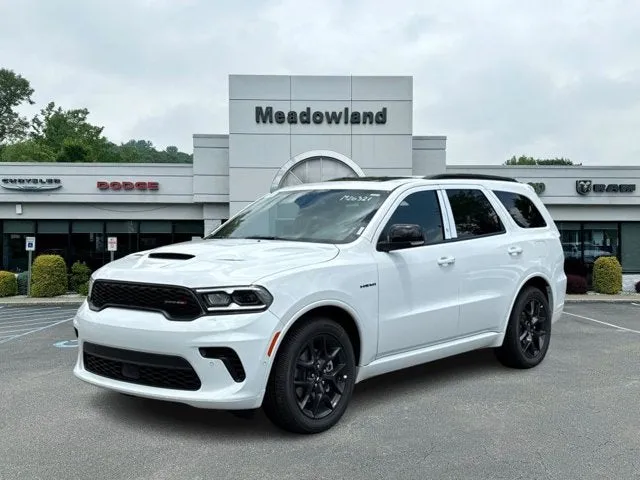 2026 Dodge Durango GT Plus HEMI V8 in White Knuckle Clear-Coat Exterior Paint — front three-quarter view