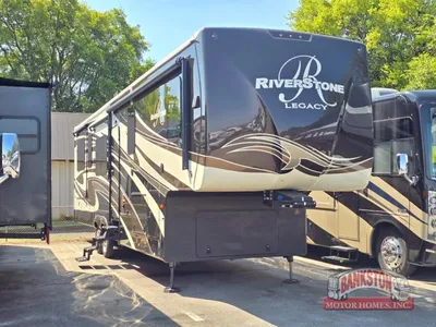 2017 RiverStone 38RE