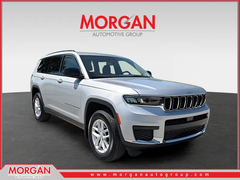 2023 Jeep Grand Cherokee L Laredo in Silver Zynith — front three-quarter view