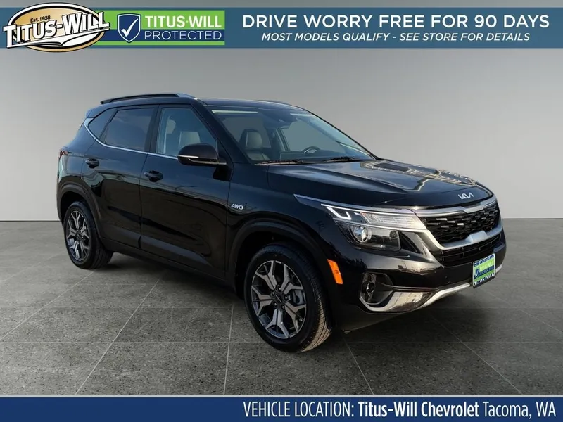 2022 Kia Seltos EX in Black — front three-quarter view