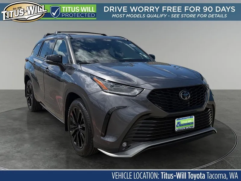 2025 Toyota Highlander XSE in Magnetic Gray Met. — front three-quarter view