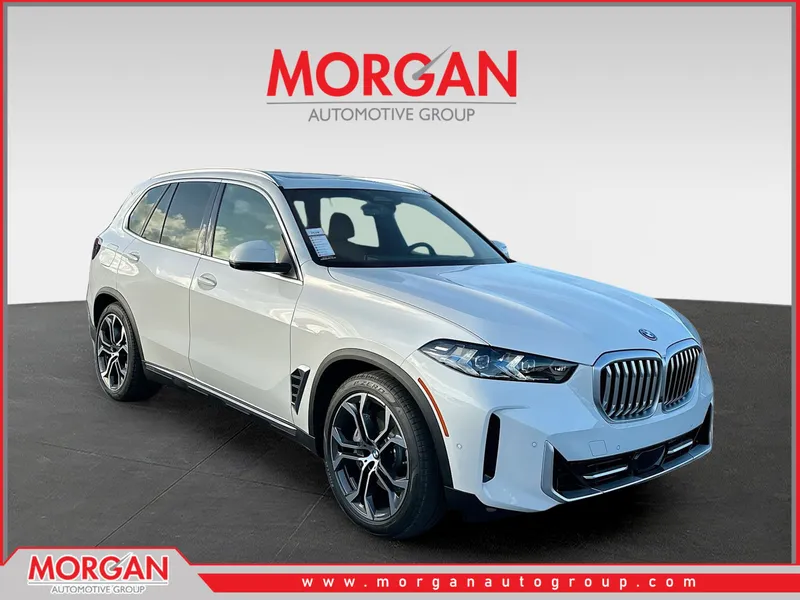 2026 BMW X5 xDrive50e in White — front three-quarter view