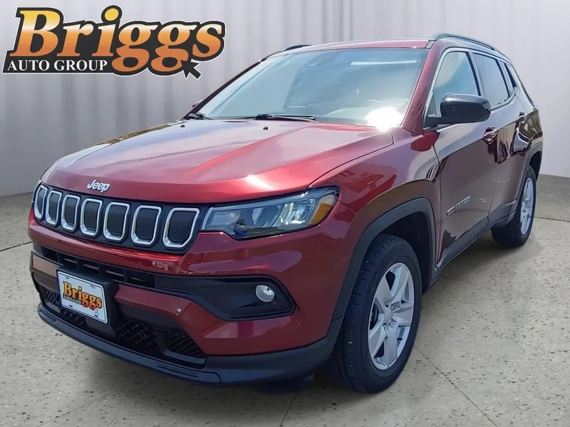 2022 Jeep Compass Latitude in Velvet Red Pearlcoat — front three-quarter view