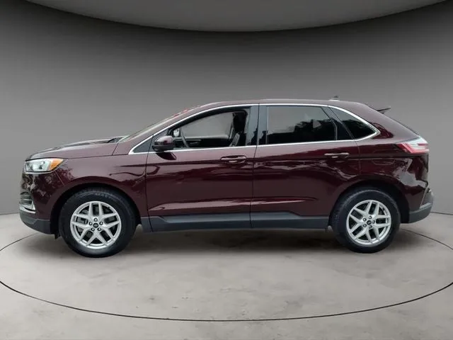 2022 Ford Edge SEL in Burgundy — front three-quarter view