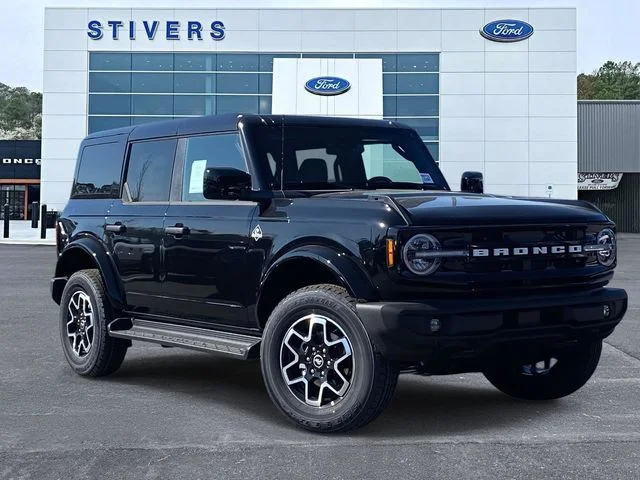 2026 Ford Bronco Outer Banks in Shadow Black — front three-quarter view