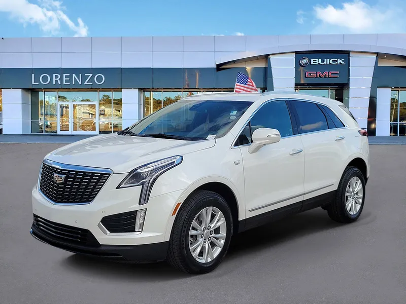 2022 Cadillac XT5 Luxury in Crystal White Tricoat — front three-quarter view
