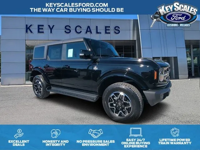 2025 Ford Bronco Outer Banks in Shadow Black — front three-quarter view