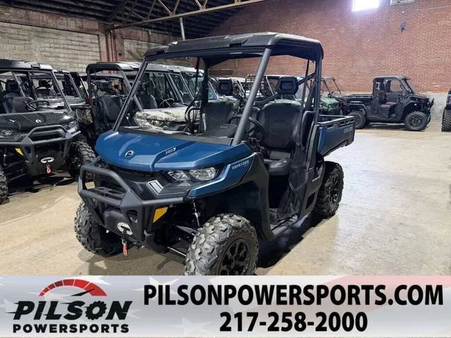 2026 Can-Am® DEFENDER XT HD7 — front three-quarter view