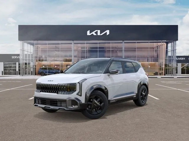 2027 Kia Seltos X-Line in Snow White Pearl — front three-quarter view