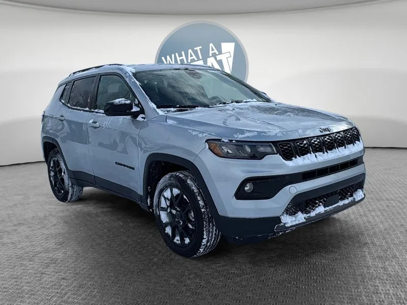 2026 Jeep Compass COMPASS LATITUDE ALTITUDE 4X4 in Silver Zynith Metallic Clear-Coat Exterior Paint — front three-quarter view