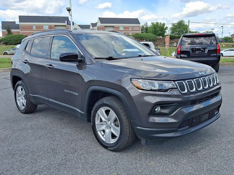 2022 Jeep Compass Latitude 4x4 in Granite Crystal Metallic Clearcoat — front three-quarter view