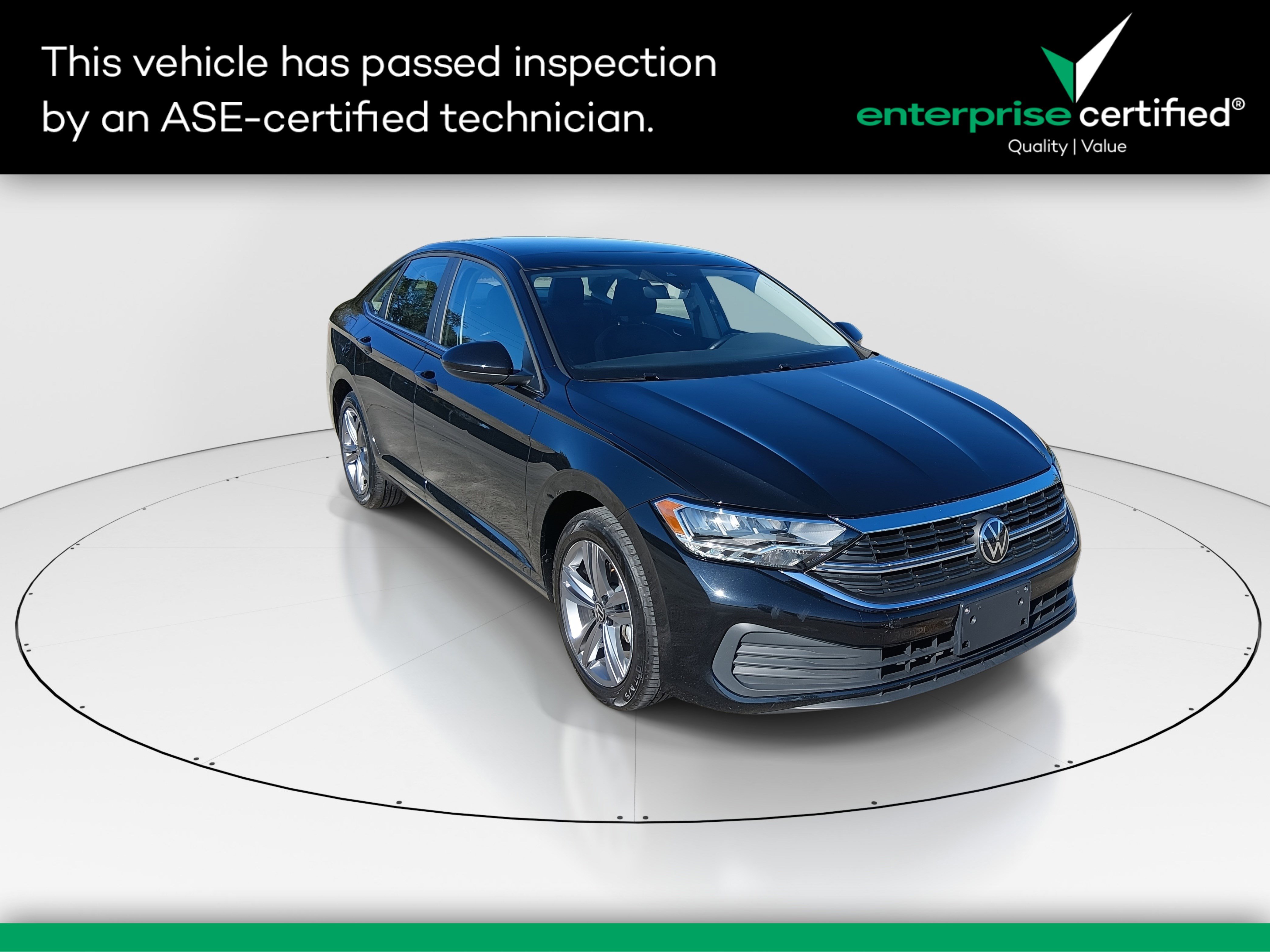 2024 Volkswagen Jetta SE Auto — front three-quarter view