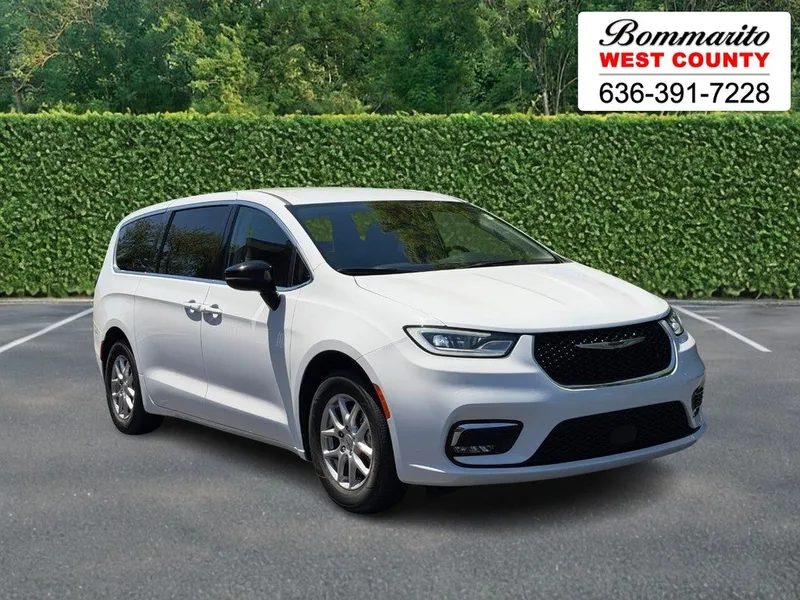 2024 Chrysler Pacifica Touring L FWD in Bright White Clearcoat — front three-quarter view