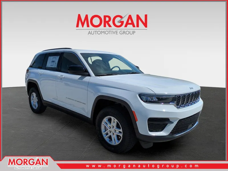 2025 Jeep Grand Cherokee Laredo in White — front three-quarter view