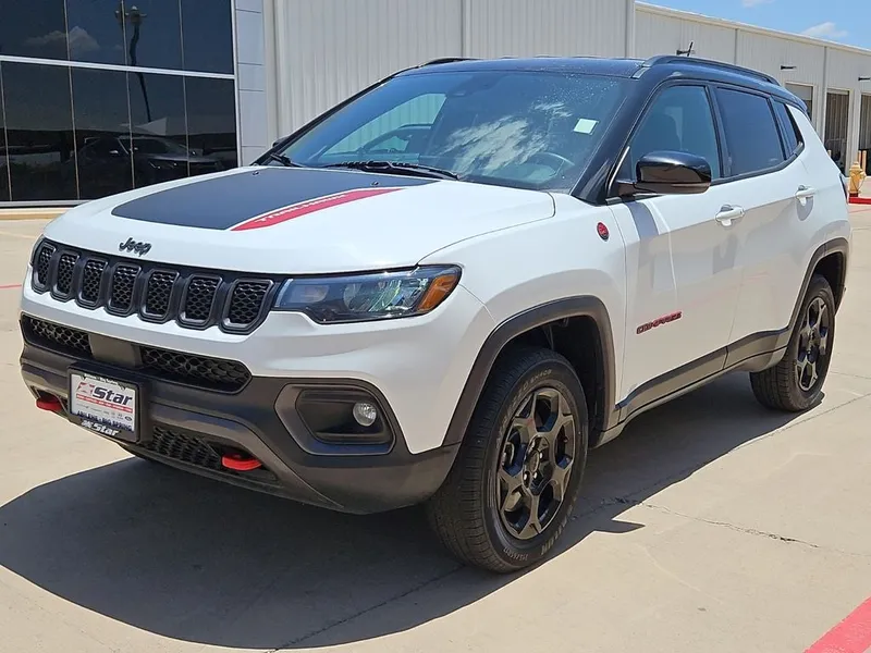2023 Jeep Compass Trailhawk in Bright White Clearcoat — front three-quarter view