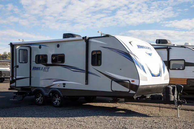2020 Keystone Bullet 221RBSWE — front three-quarter view