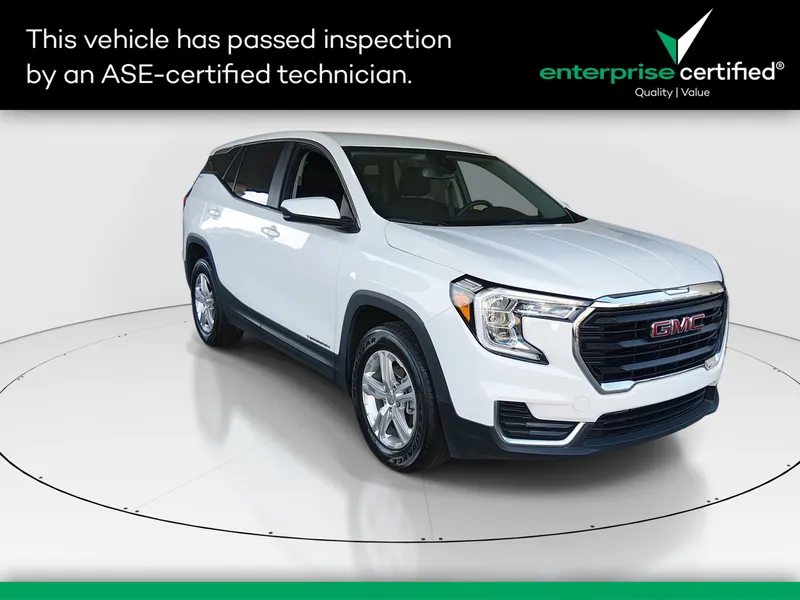 2024 GMC Terrain FWD 4dr SLE — front three-quarter view