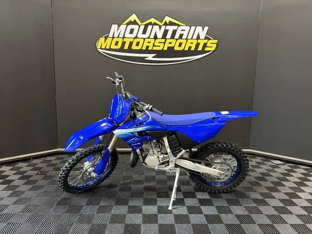 2027 Yamaha YZ250X — front three-quarter view