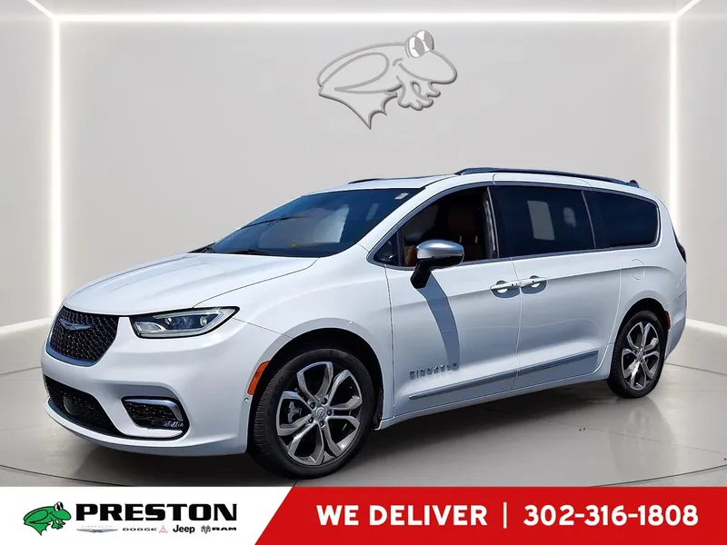 2026 Chrysler Pacifica Pinnacle in Bright White Clearcoat — front three-quarter view