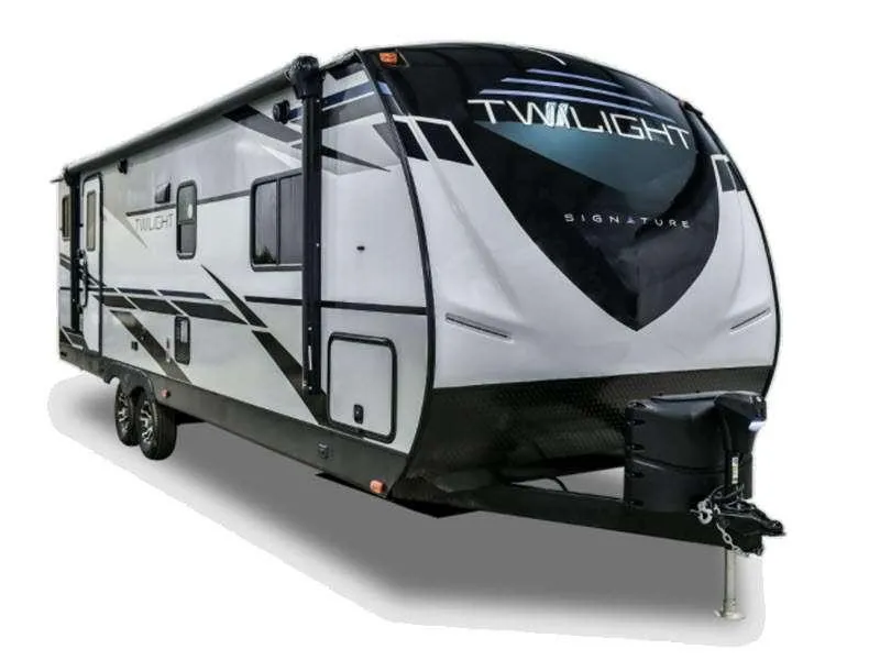 2022 Cruiser Twilight Signature — front three-quarter view