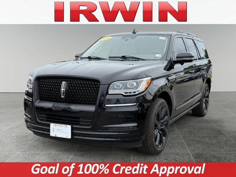 2024 Lincoln Navigator Reserve in Black — front three-quarter view