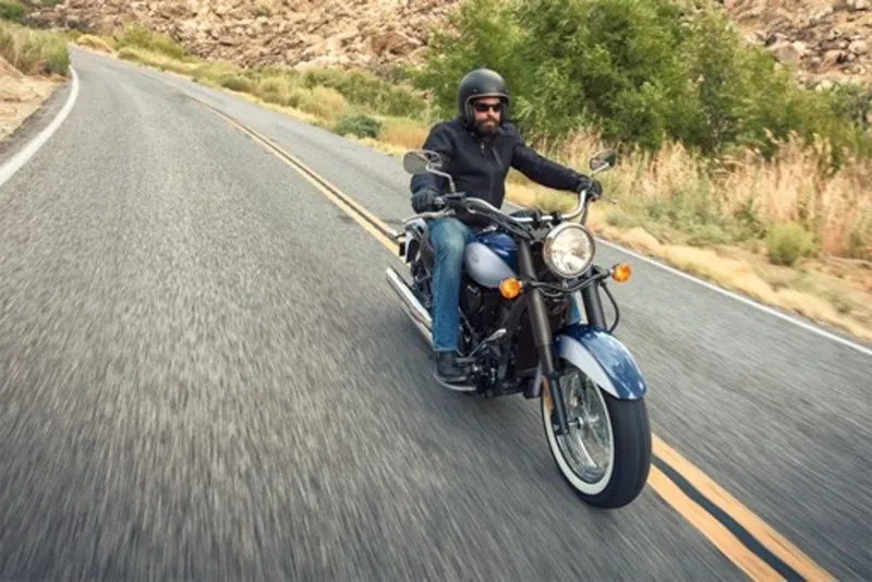 2026 Kawasaki Vulcan 900 Classic — front three-quarter view