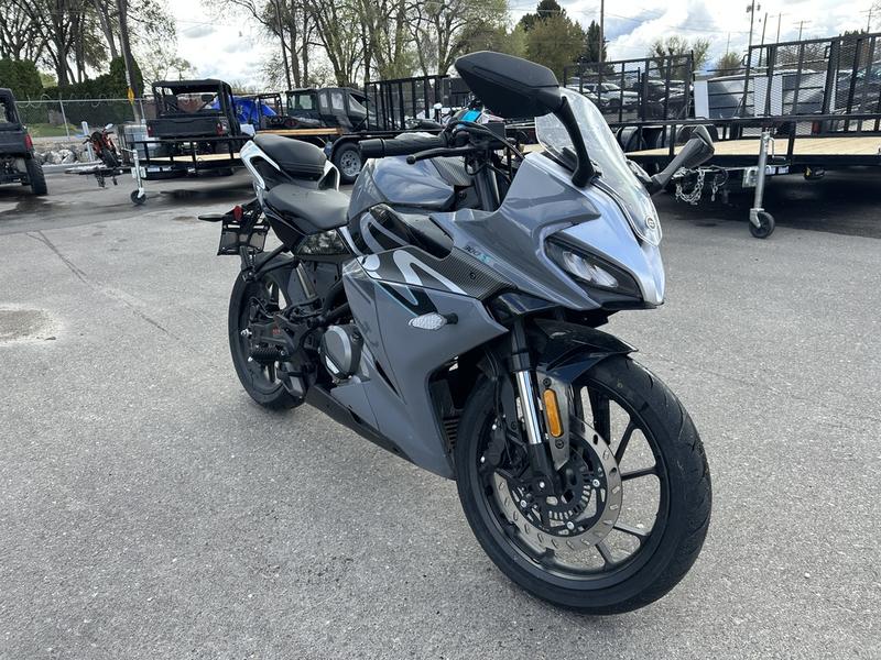 2023 CFMOTO 300SS