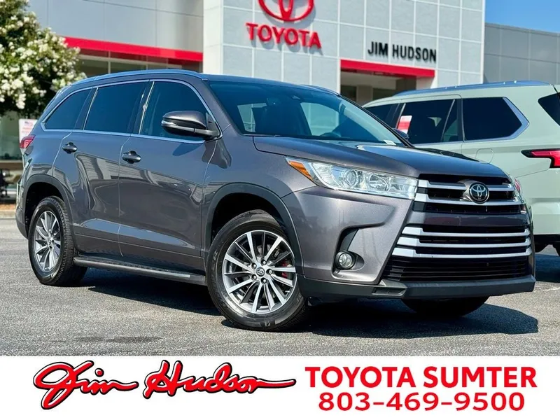2018 Toyota Highlander XLE in Predawn Gray Mica — front three-quarter view