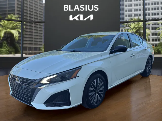2025 Nissan Altima 2.5 SV in Glacier White — front three-quarter view