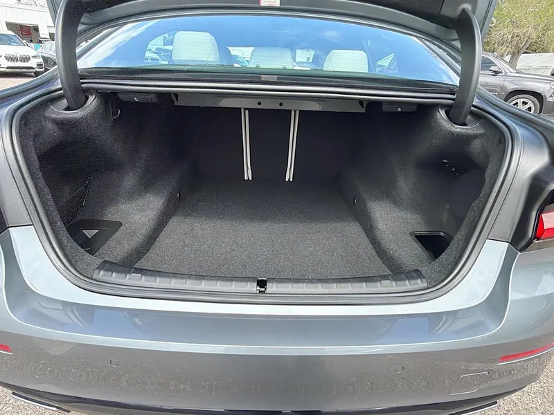 2021 BMW 5 Series — photo 12 view