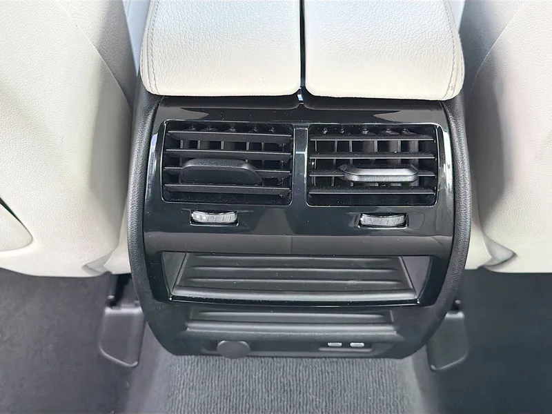2021 BMW 5 Series — photo 20 view