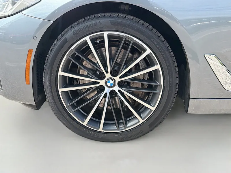 2021 BMW 5 Series — photo 43 view