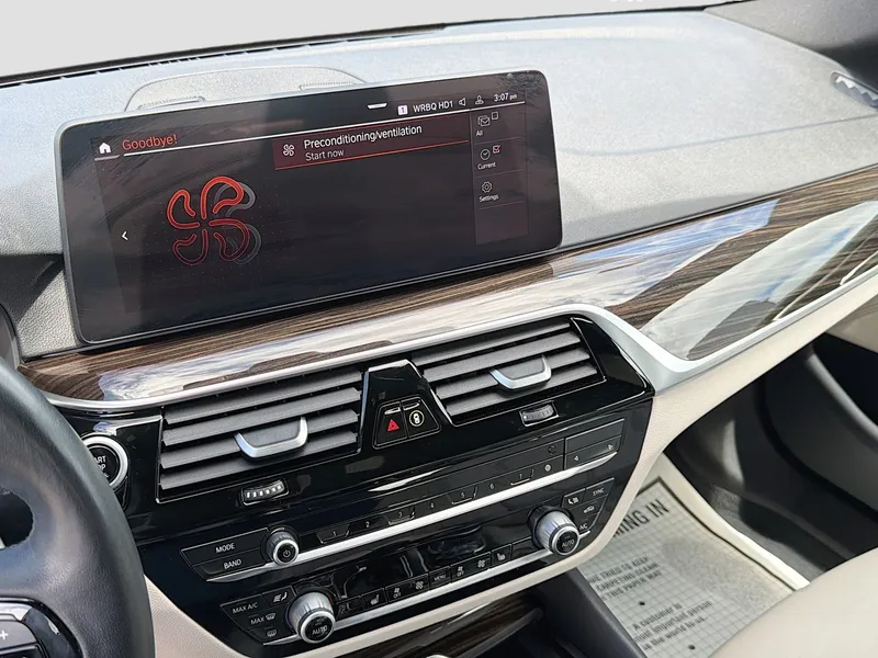 2021 BMW 5 Series — photo 28 view