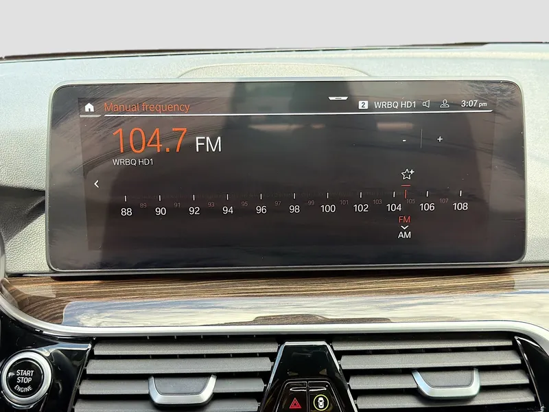 2021 BMW 5 Series — photo 32 view