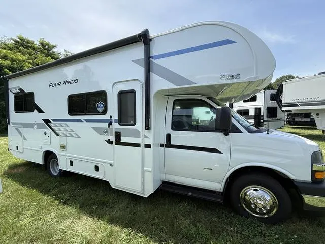 2027 THOR FOUR WINDS 25Z — front three-quarter view