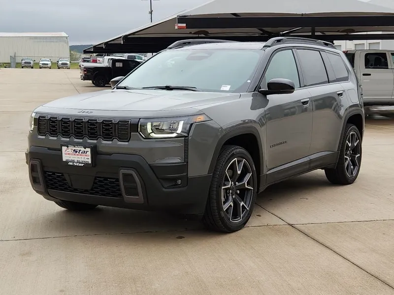 2026 Jeep Cherokee Overland in Sting-Gray Clearcoat — front three-quarter view