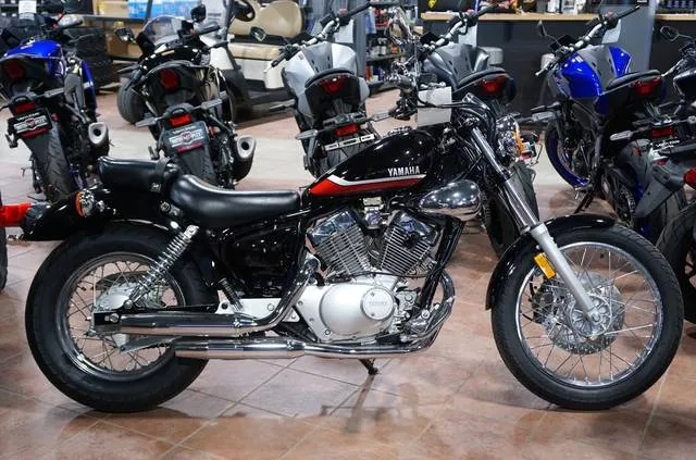 2026 Yamaha V Star 250 — front three-quarter view