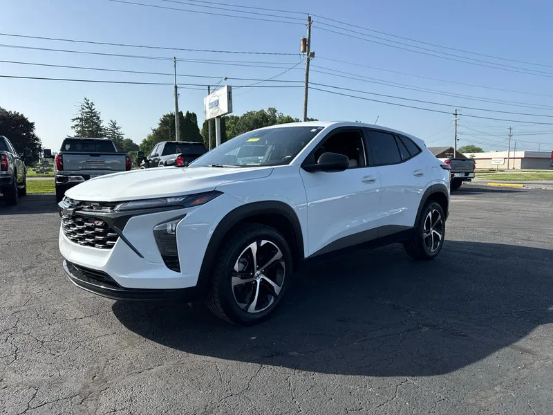 2024 Chevrolet Trax 1RS in Summit White — front three-quarter view