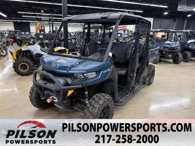 2026 Can-Am® Defender MAX XT HD9 — front three-quarter view