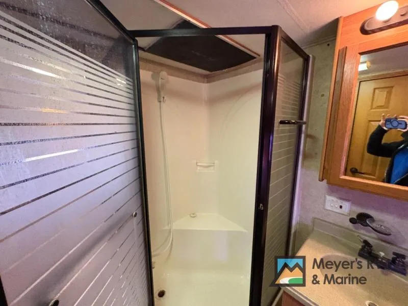 2006 Jayco Designer — photo 35 view