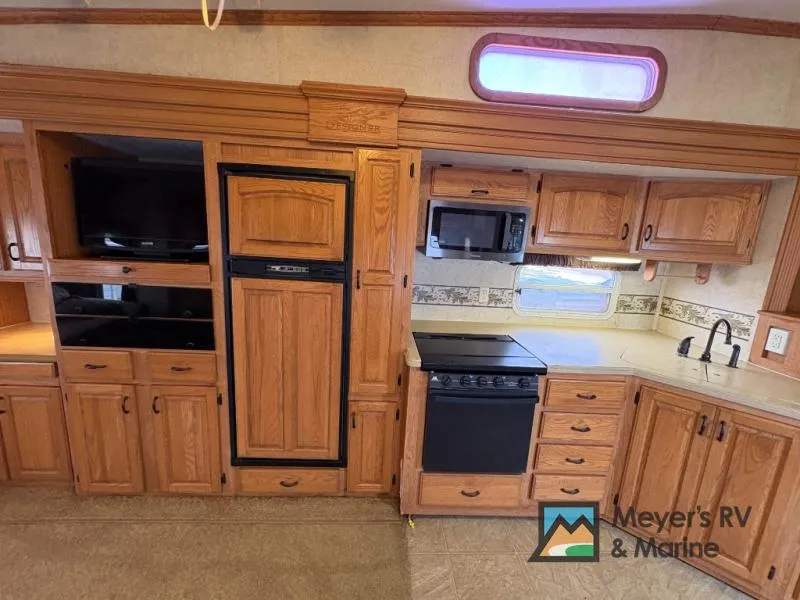 2006 Jayco Designer — photo 13 view